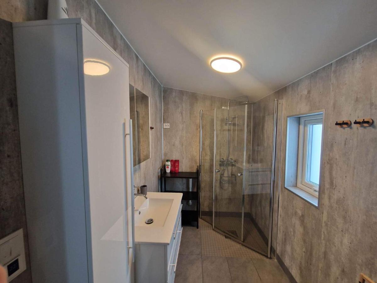 Northern Living 1 Room With Shared Bathroom Tromso Luaran gambar
